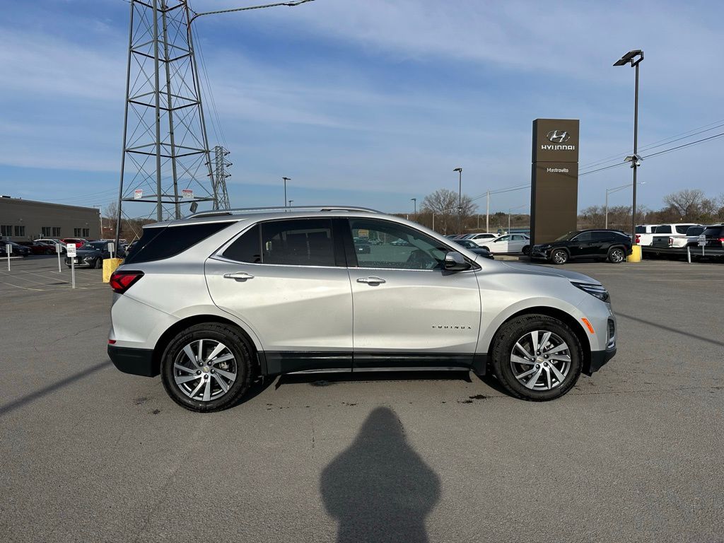 Vehicle image 4 of 27