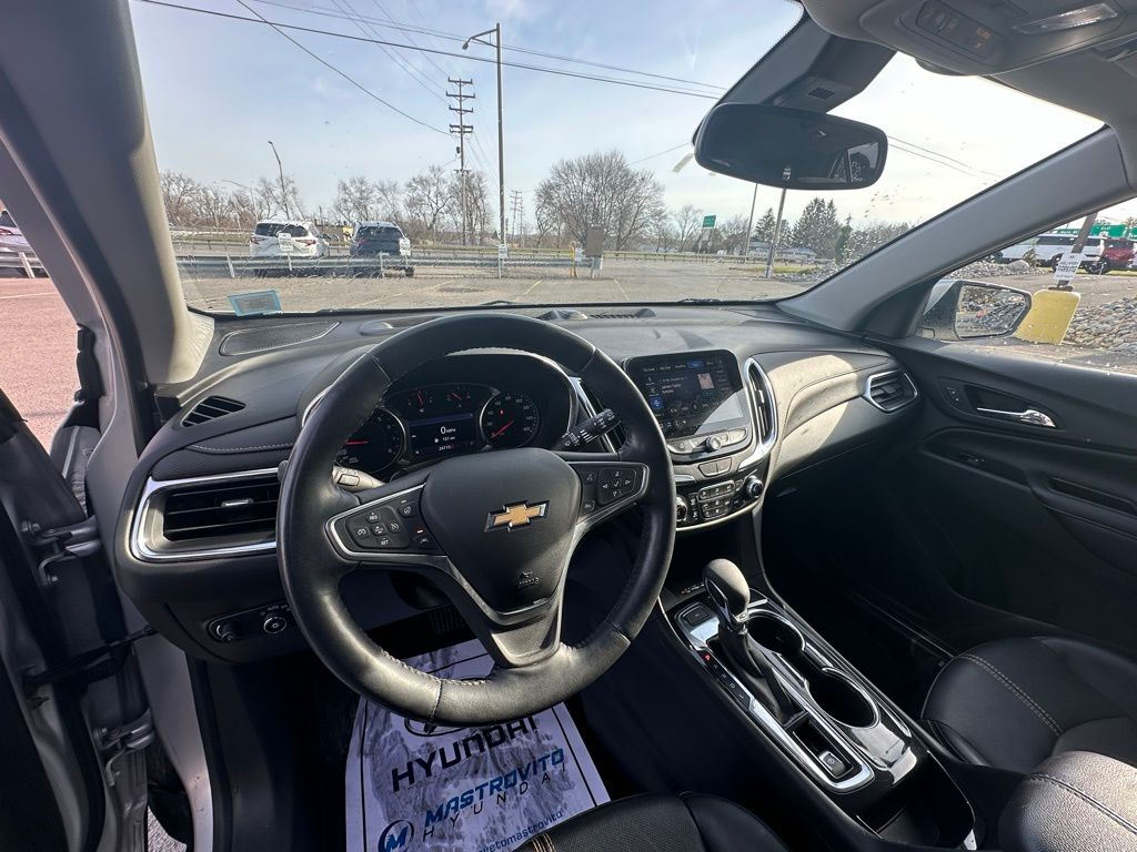 Vehicle image 19 of 27