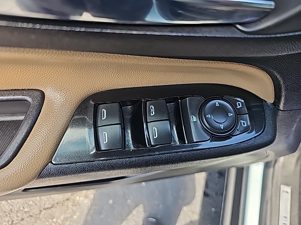 Vehicle image 17 of 26