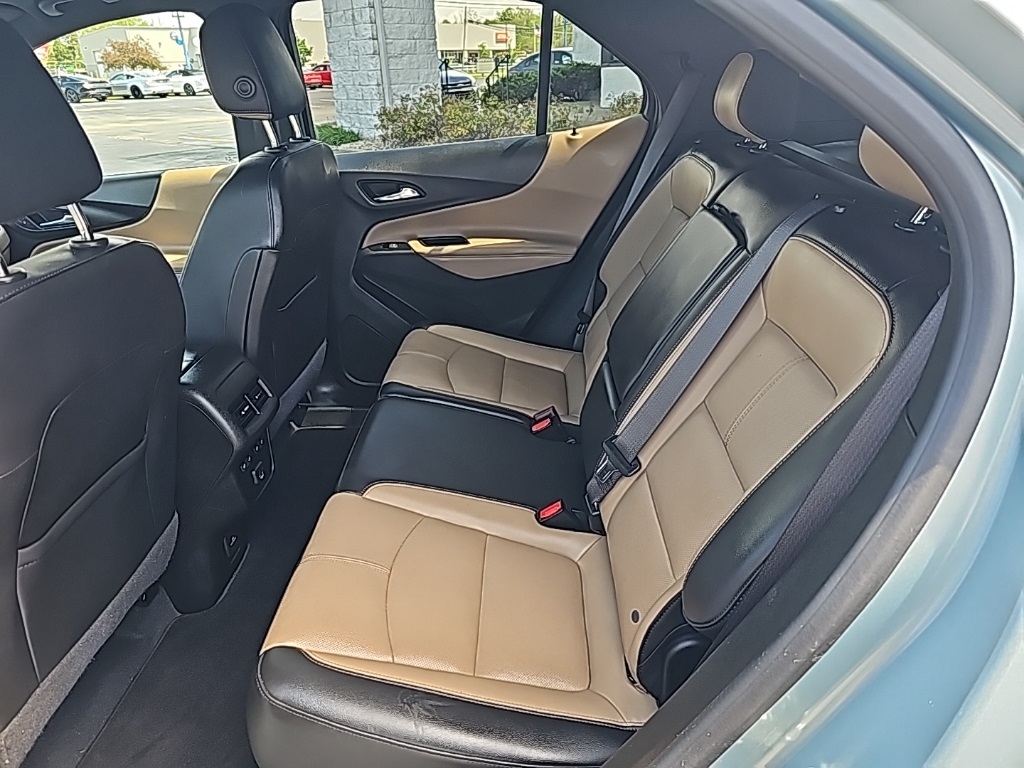 Vehicle image 13 of 26