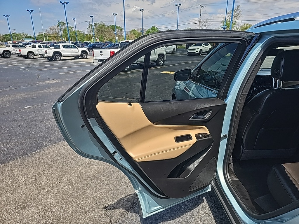 Vehicle image 12 of 26