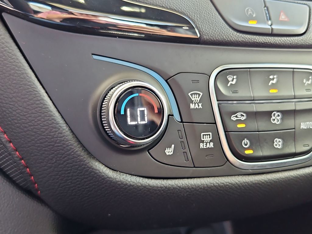 2022 Chevrolet Equinox RS Image 24 of 39