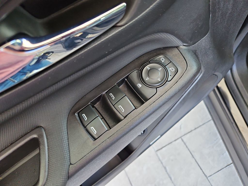 2022 Chevrolet Equinox RS Image 23 of 39