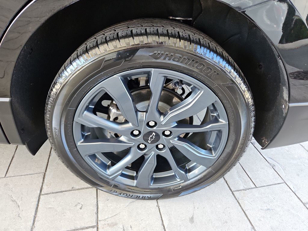 2022 Chevrolet Equinox RS Image 9 of 39