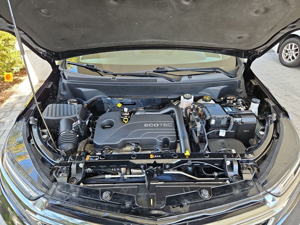 2022 Chevrolet Equinox RS Image 8 of 39