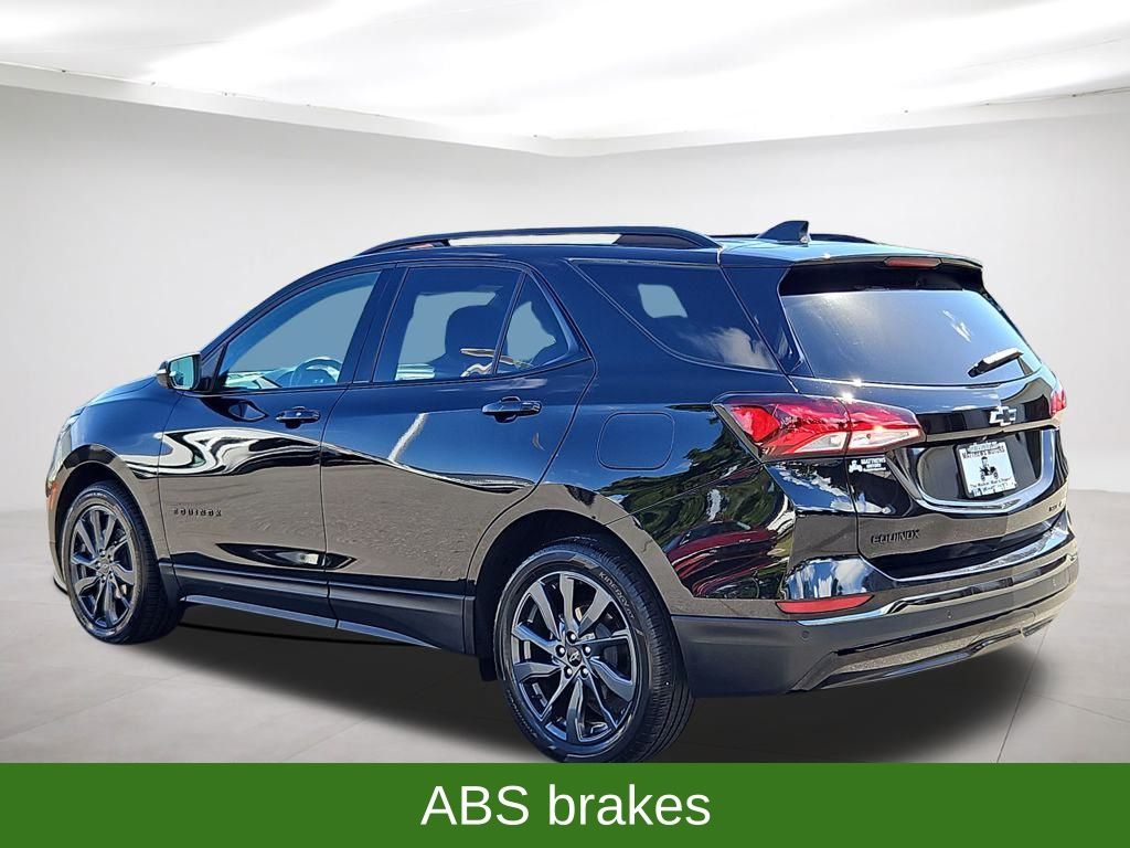 2022 Chevrolet Equinox RS Image 6 of 39