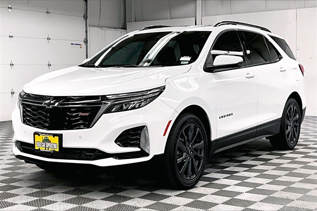 2022 Chevrolet Equinox RS Image 1 of 38