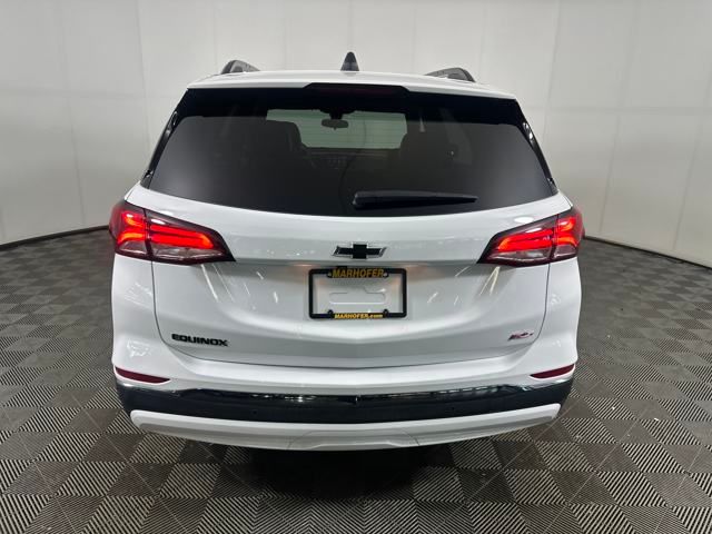 Vehicle image 8 of 28