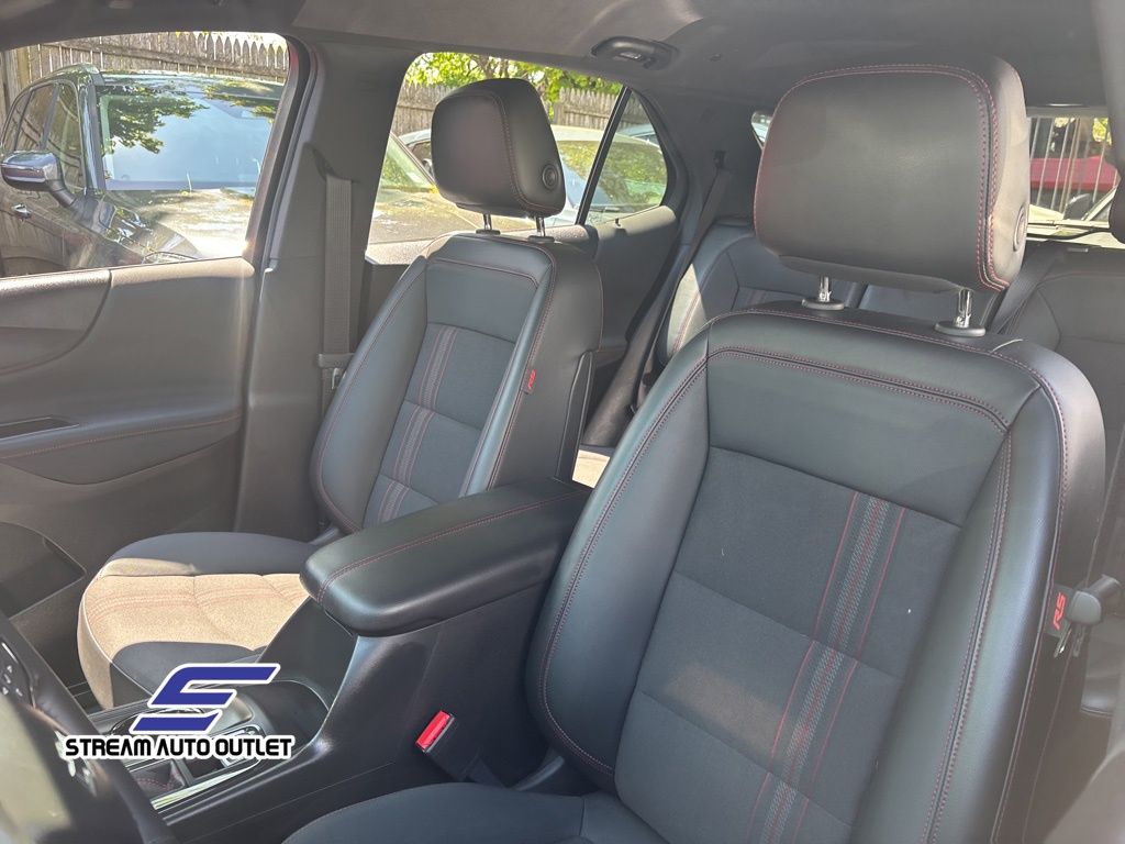 Vehicle image 21 of 35