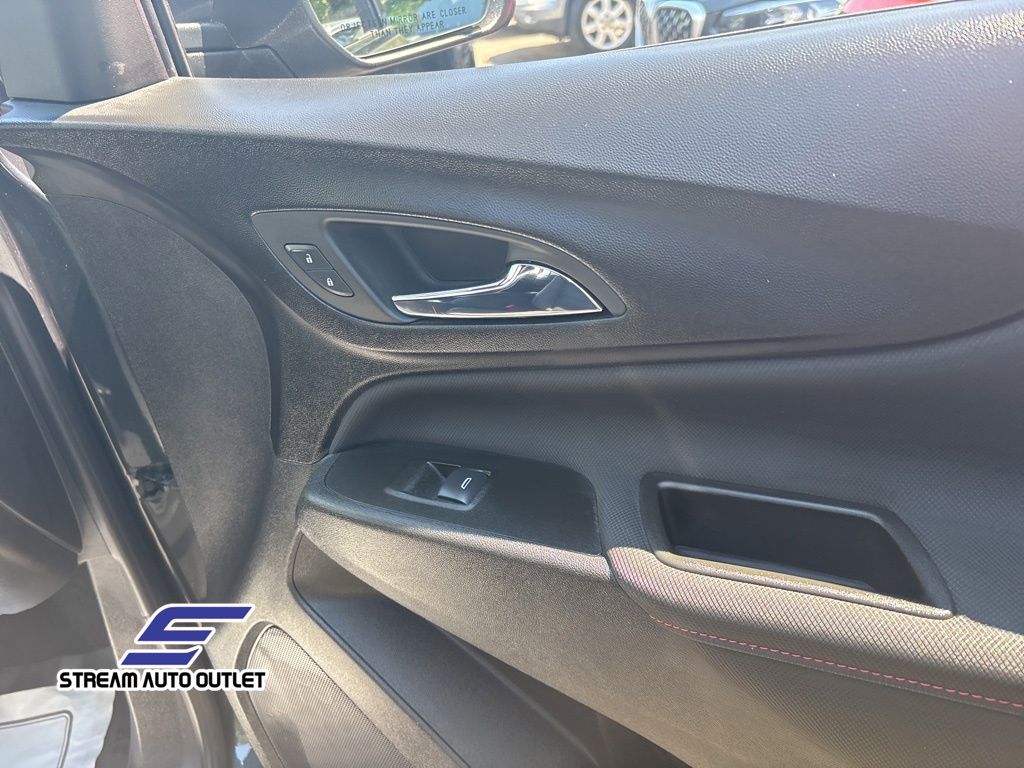 Vehicle image 10 of 35