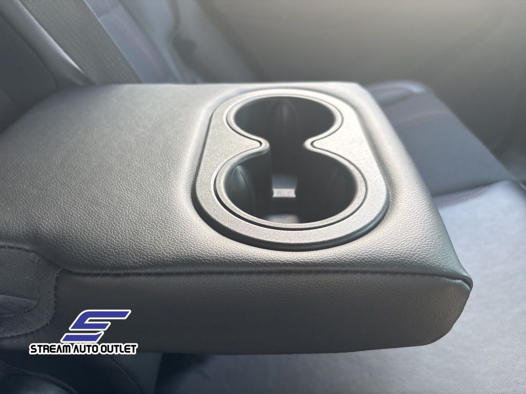 Vehicle image 14 of 35
