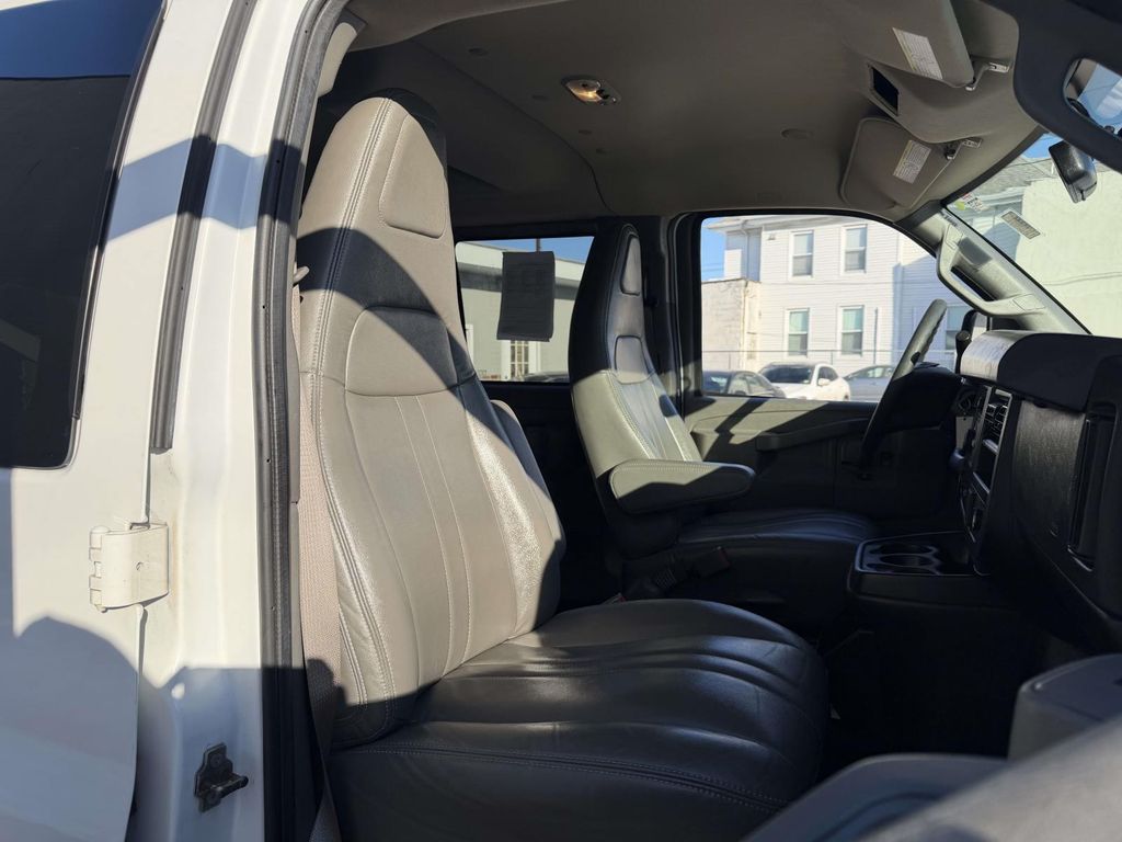 2022 Chevrolet Express LS Image 10 of 23