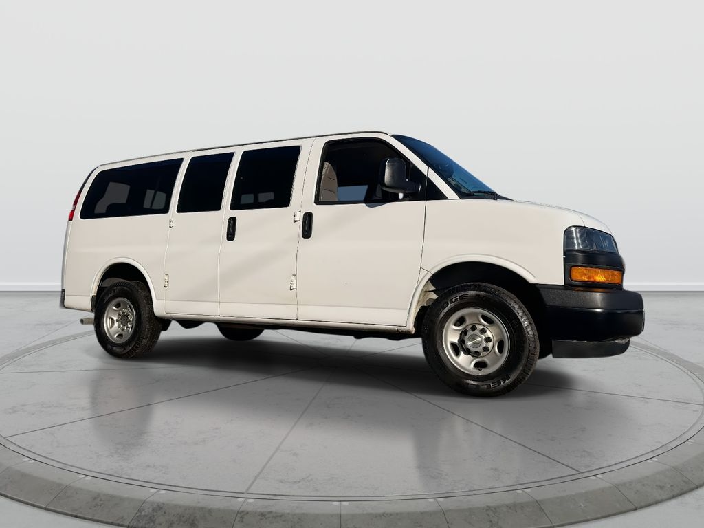 2022 Chevrolet Express LS Image 5 of 23