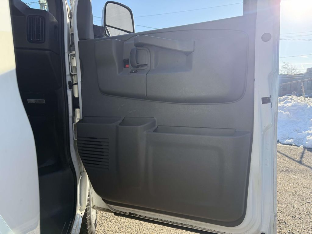 2022 Chevrolet Express LS Image 20 of 23