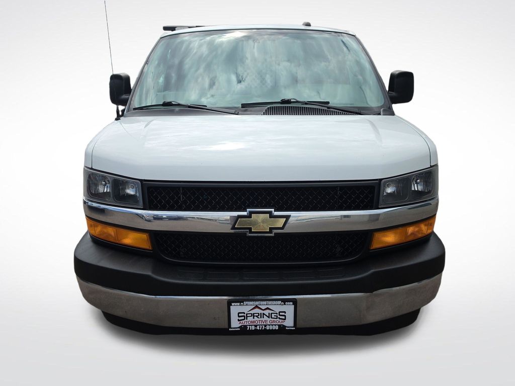 2022 Chevrolet Express Base Image 3 of 25