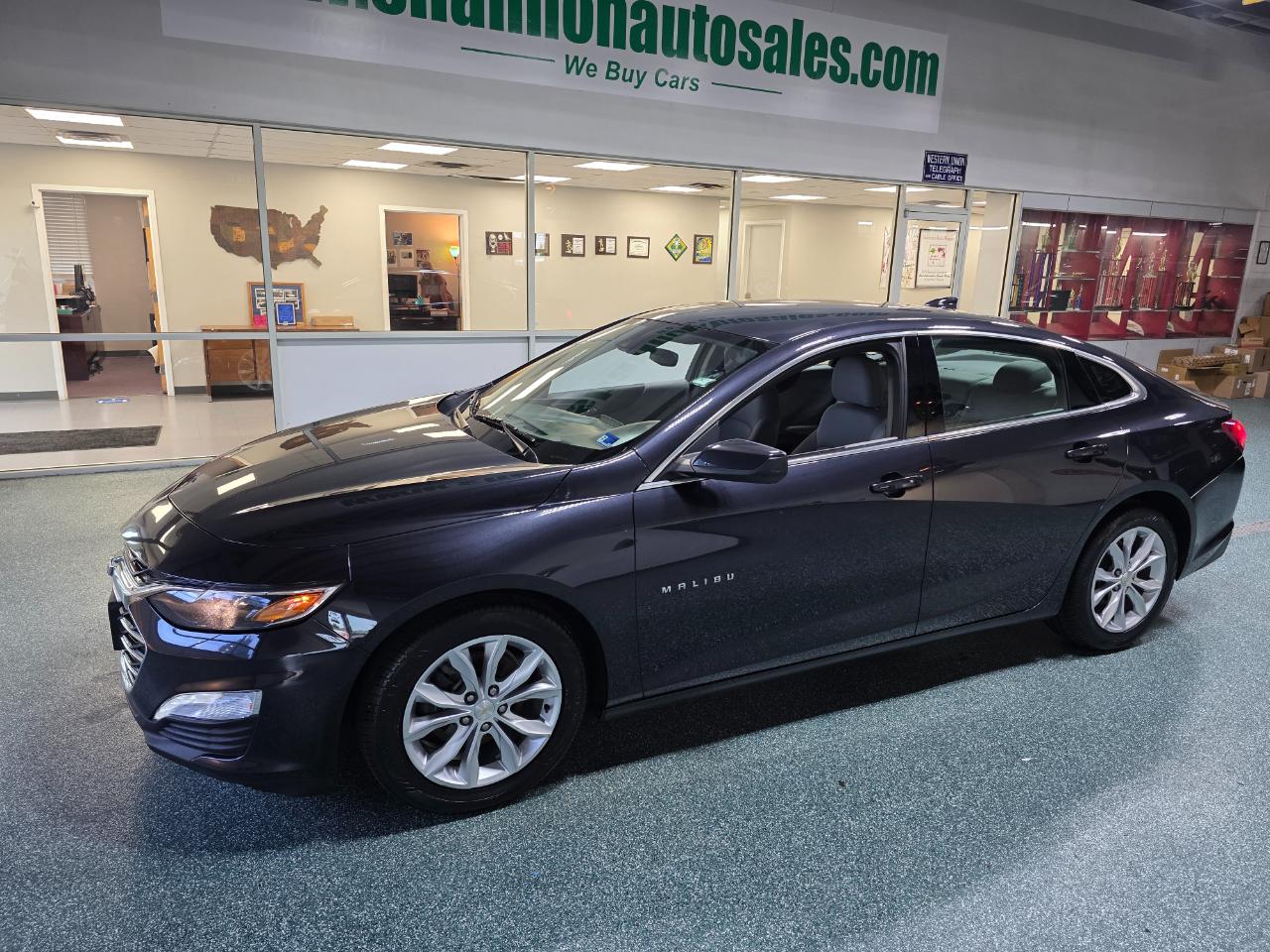 2022 Chevrolet Malibu LT Image 1 of 38
