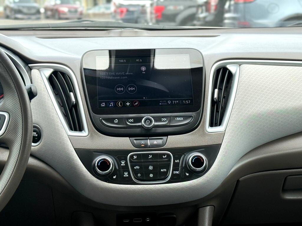 Vehicle image 19 of 35