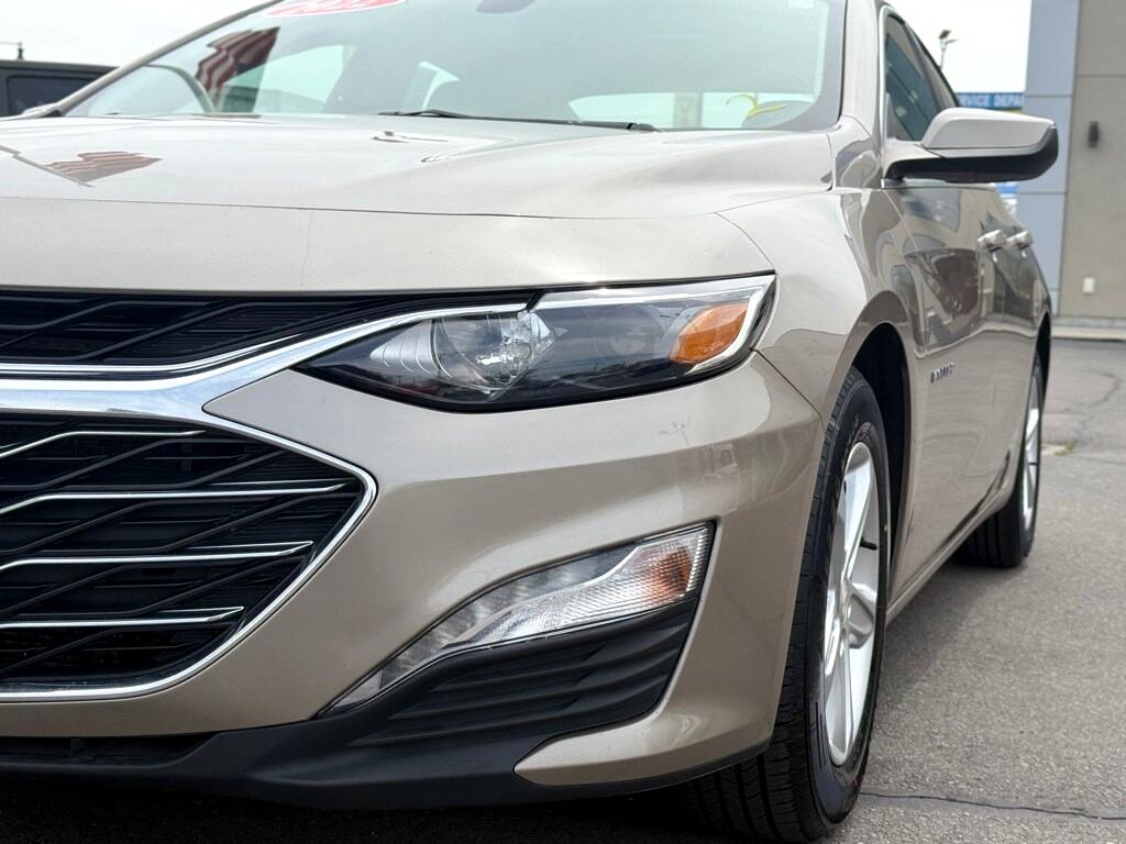 Vehicle image 9 of 35
