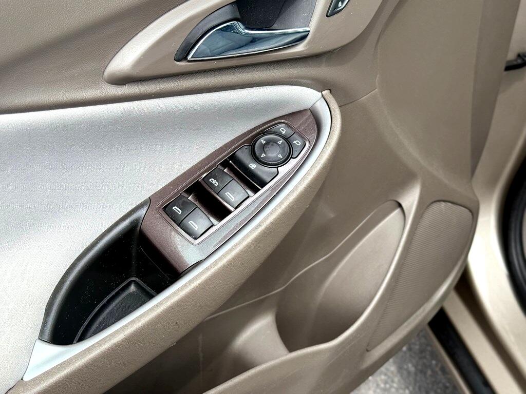 Vehicle image 11 of 35