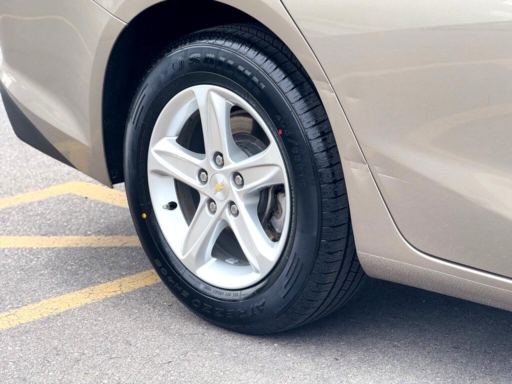 Vehicle image 28 of 35