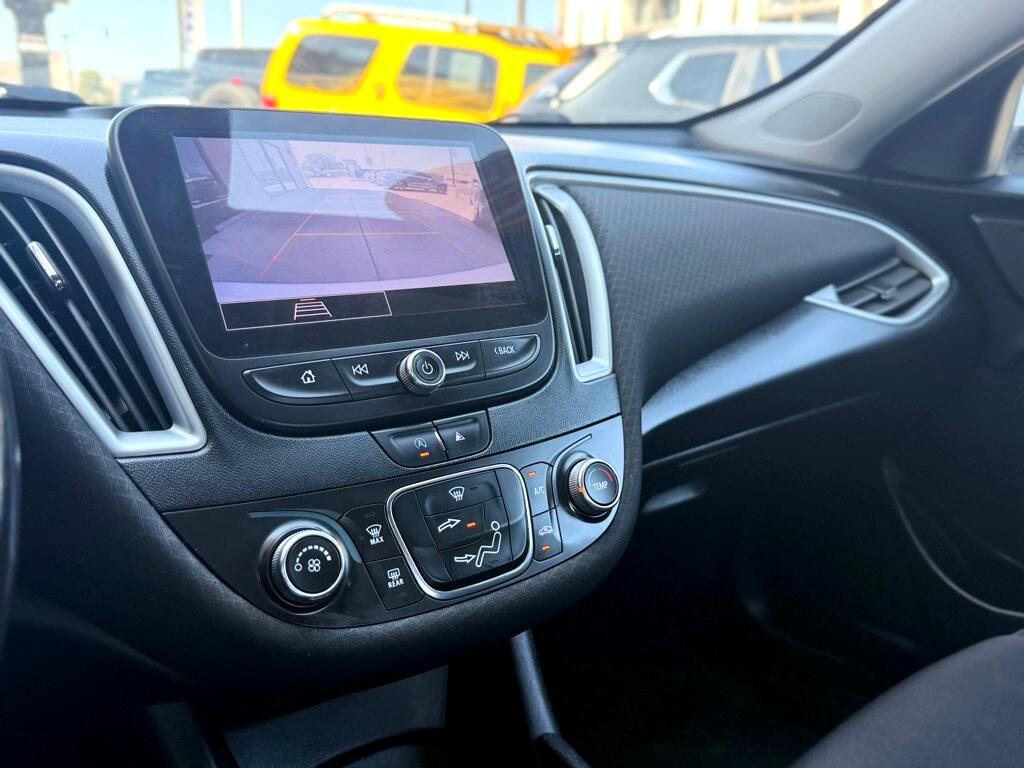 Vehicle image 18 of 22