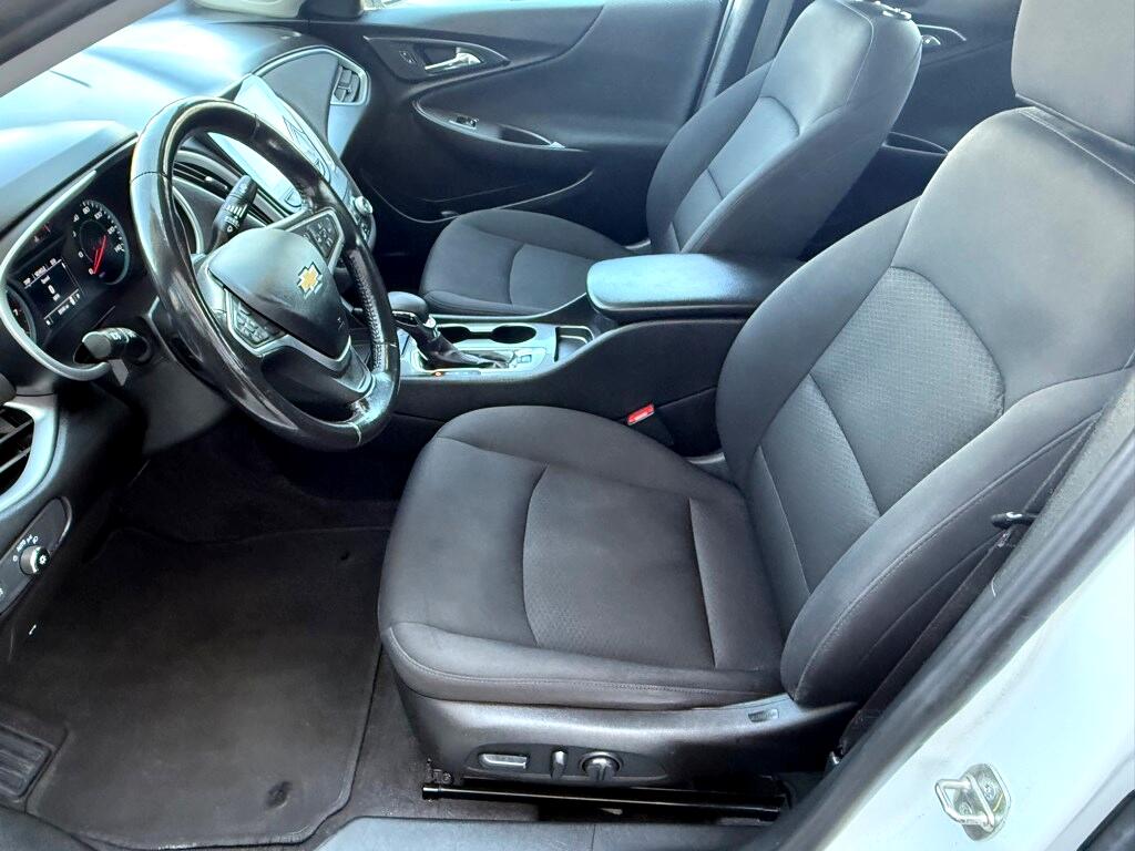 Vehicle image 20 of 22