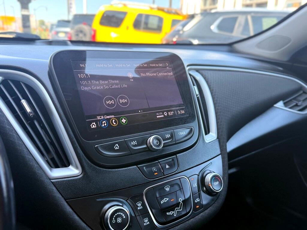 Vehicle image 17 of 22