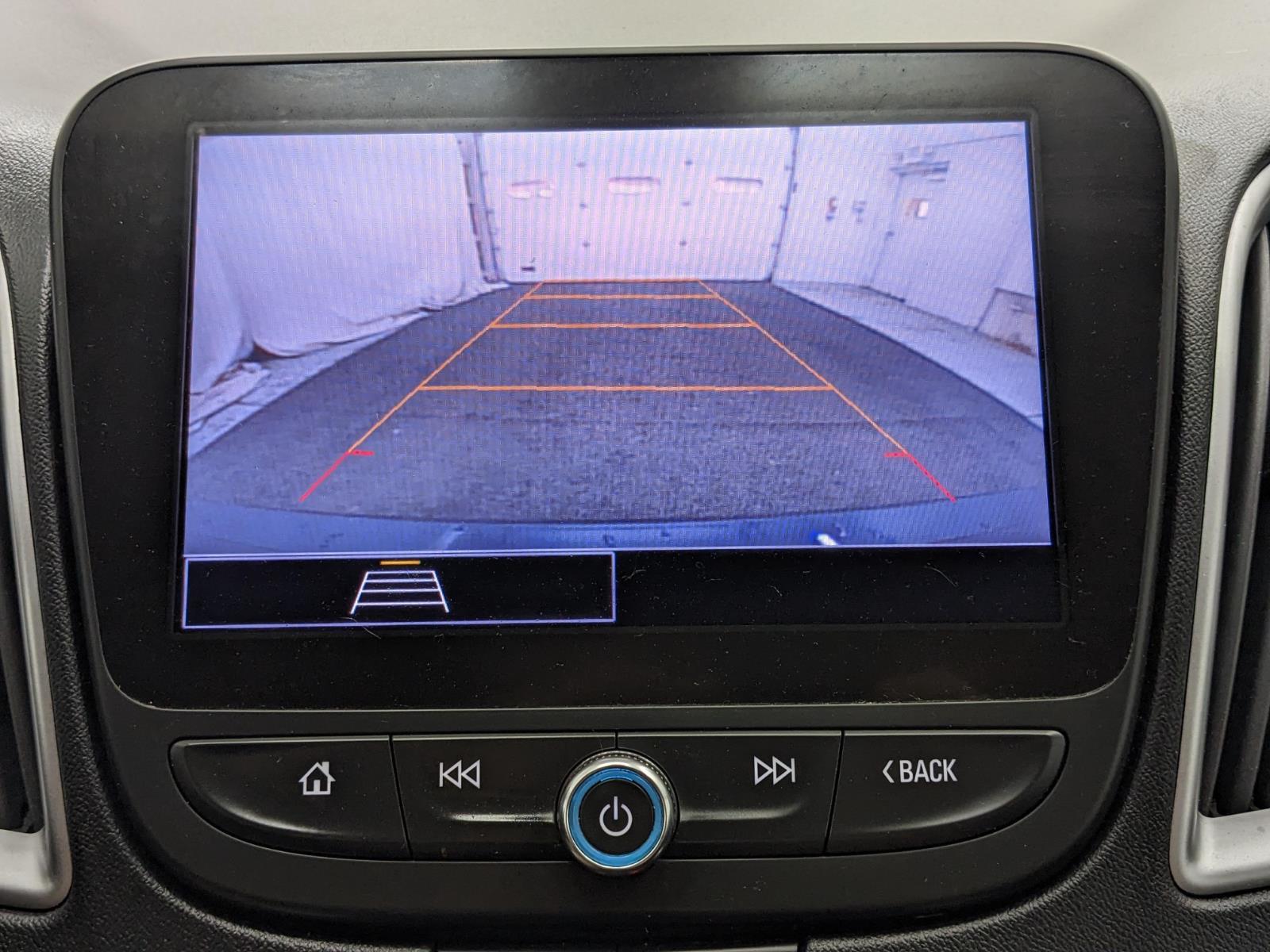 Vehicle image 18 of 26