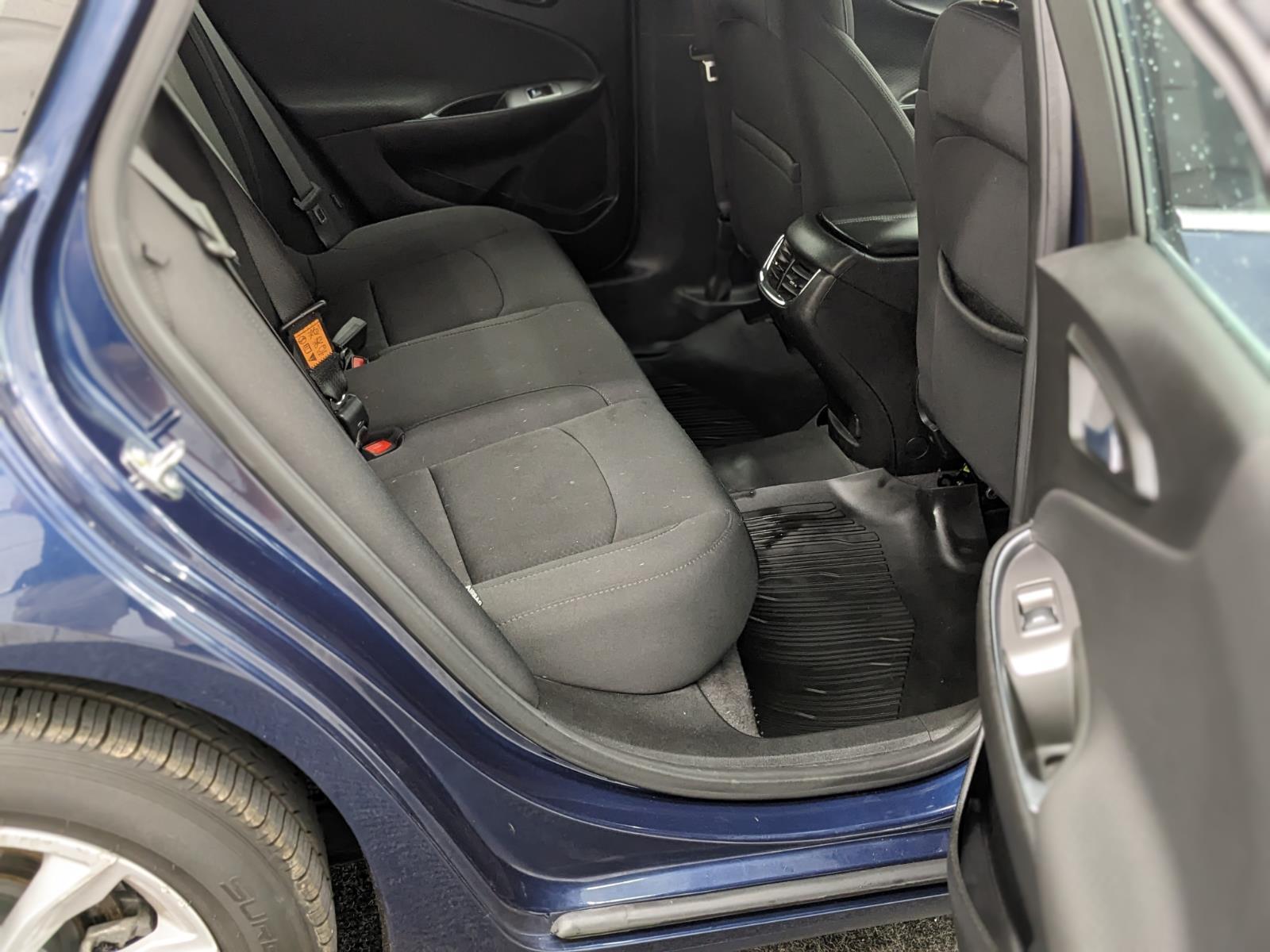 Vehicle image 9 of 26