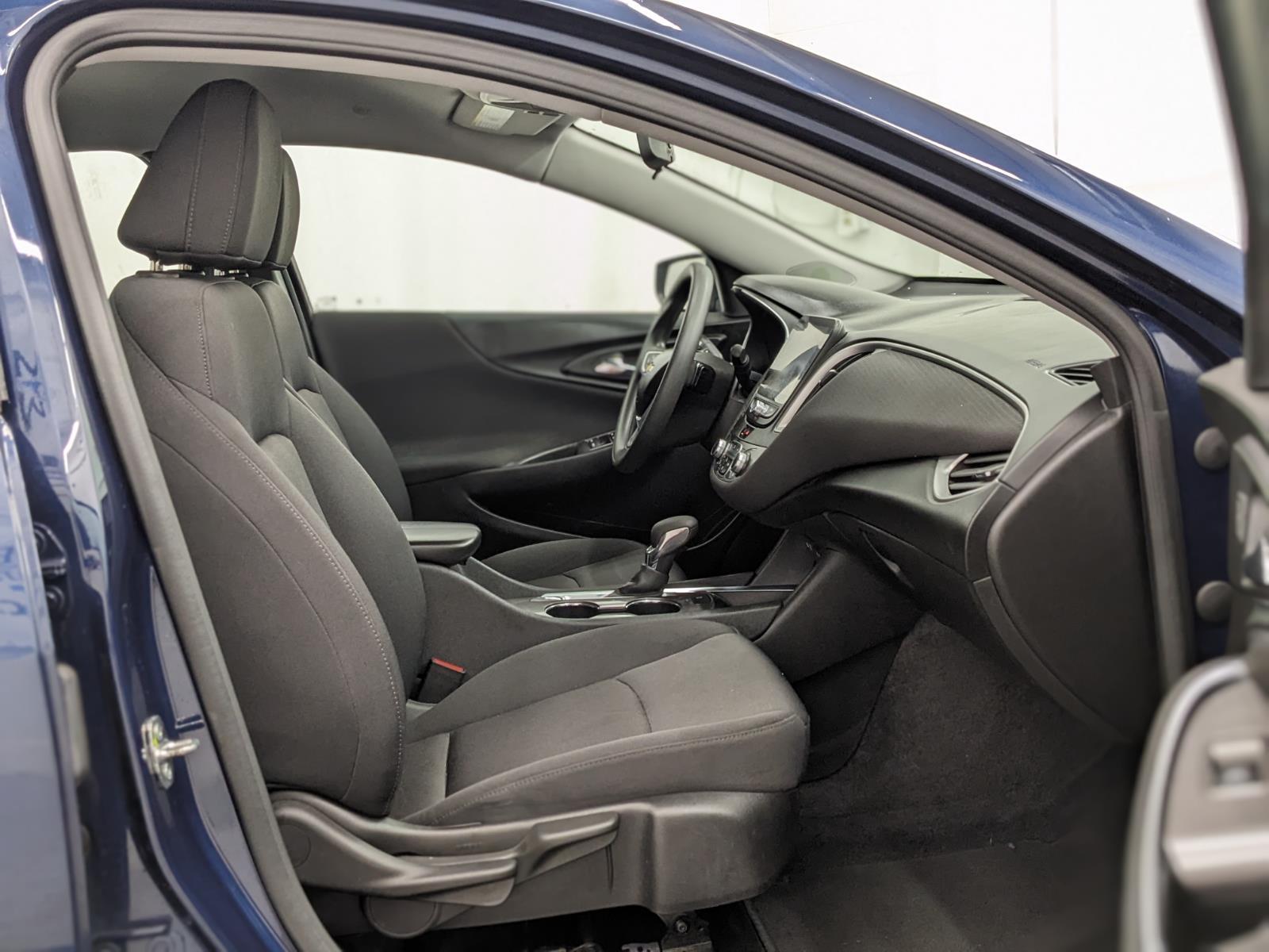 Vehicle image 11 of 26