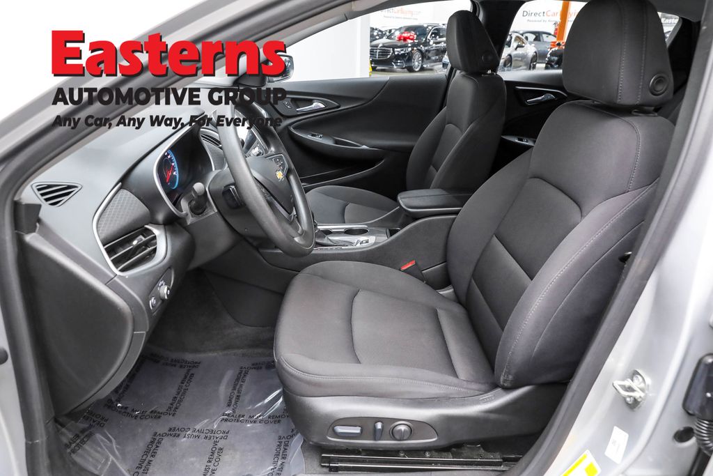 Vehicle image 45 of 62