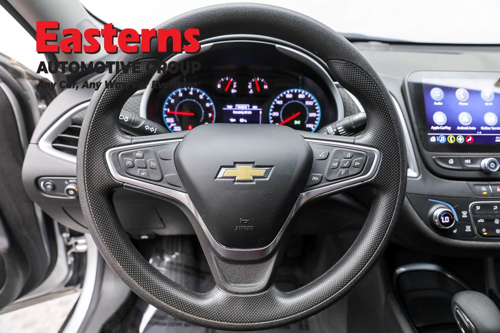 Vehicle image 46 of 62