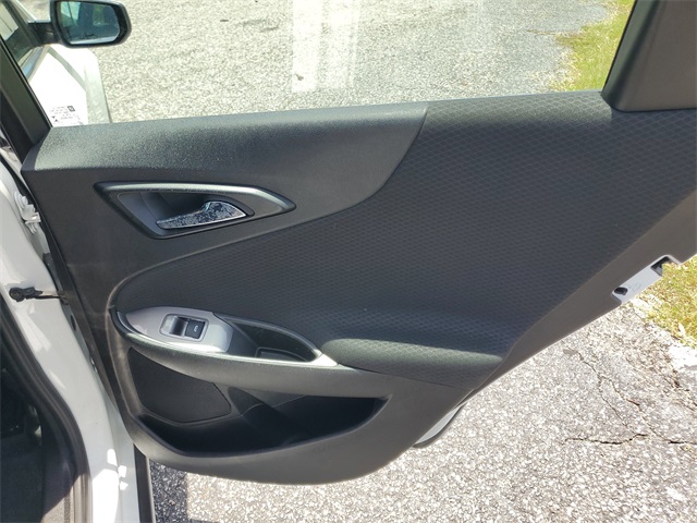 Vehicle image 25 of 34