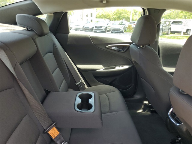 Vehicle image 9 of 34