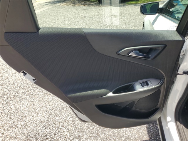 Vehicle image 23 of 34