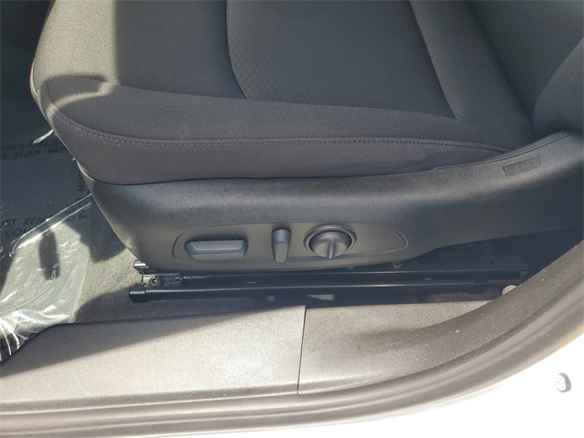 Vehicle image 7 of 34