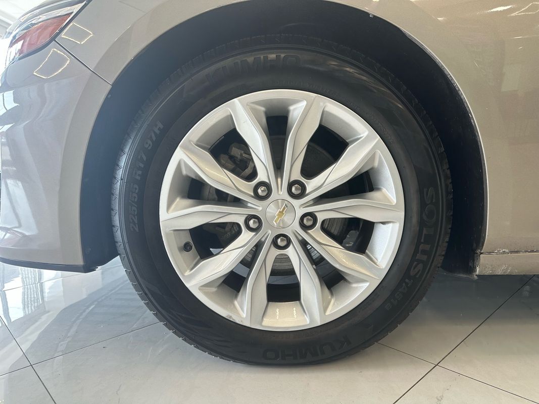 2022 Chevrolet Malibu LT Image 11 of 41