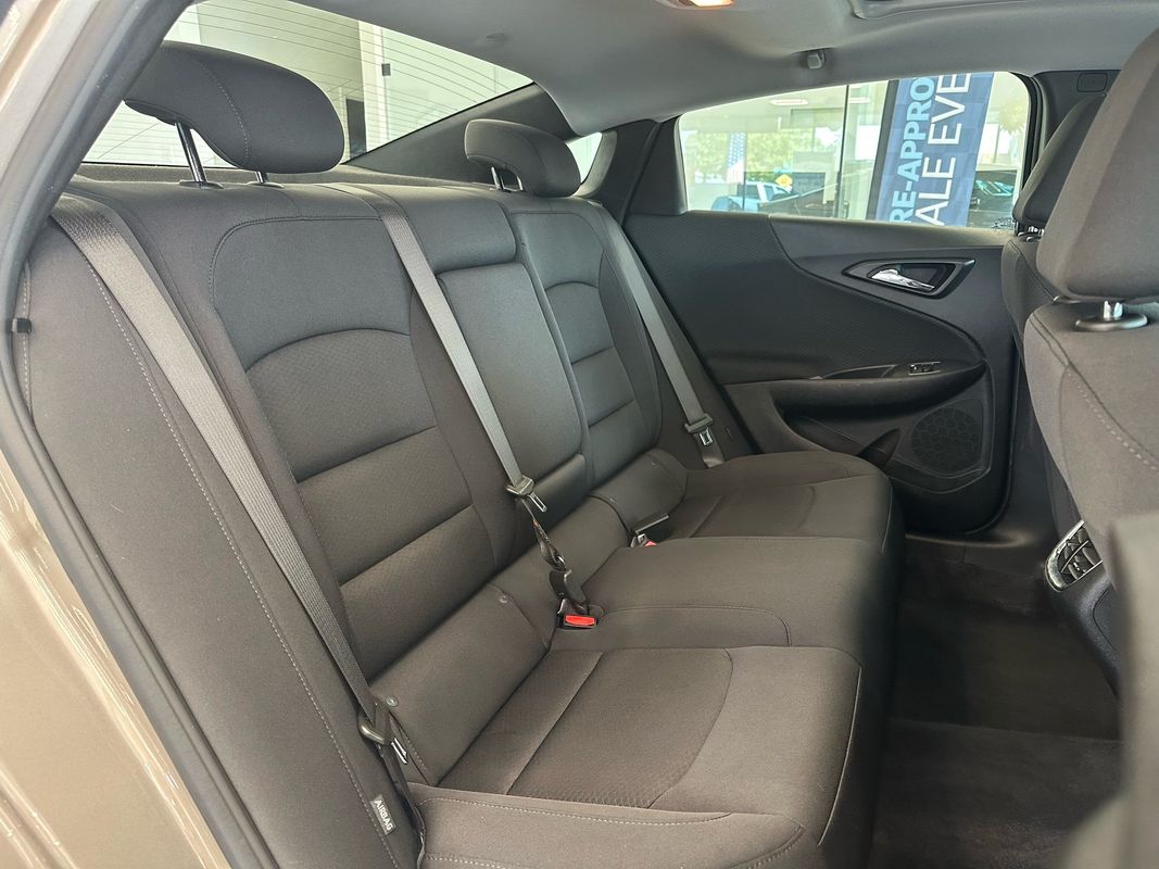 2022 Chevrolet Malibu LT Image 16 of 41