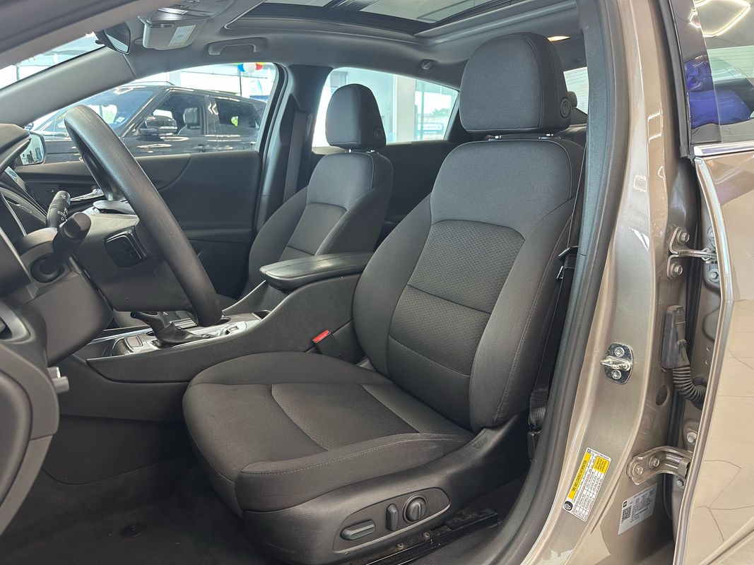 2022 Chevrolet Malibu LT Image 19 of 41