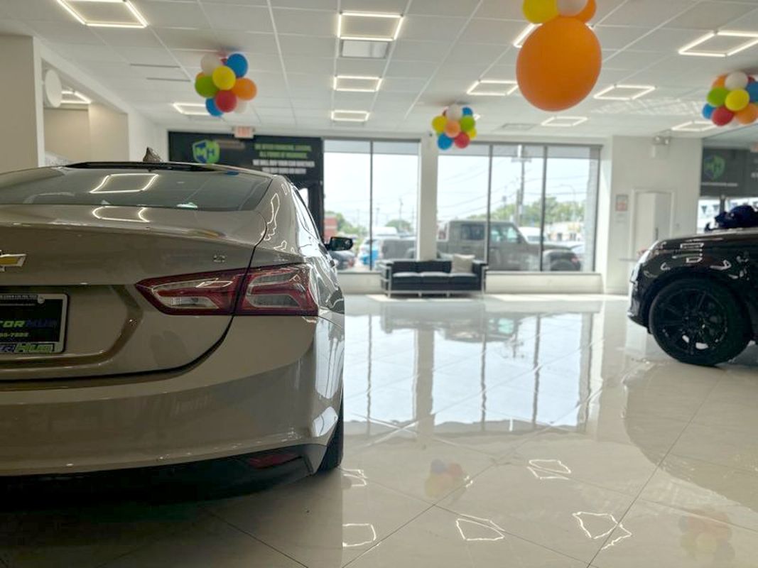 2022 Chevrolet Malibu LT Image 7 of 41