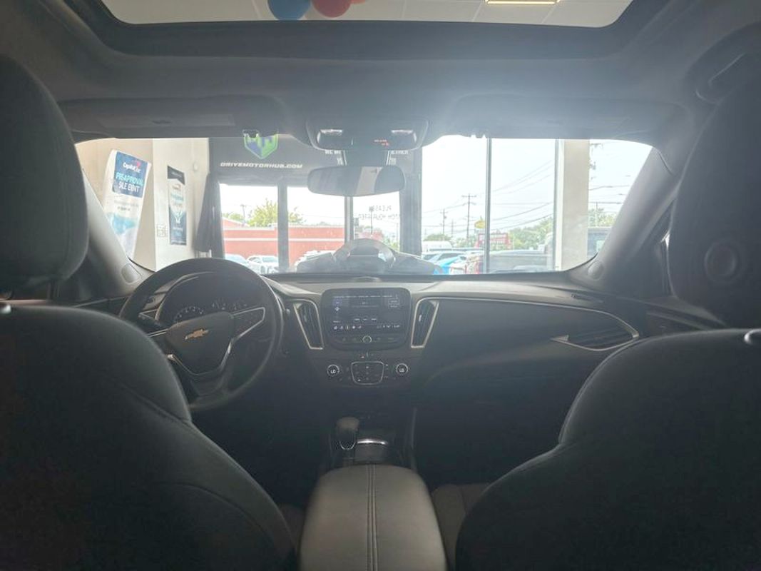 2022 Chevrolet Malibu LT Image 21 of 41