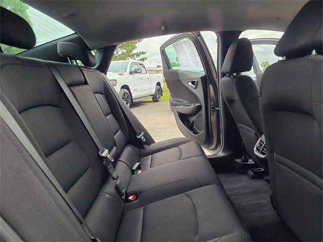 Vehicle image 10 of 27