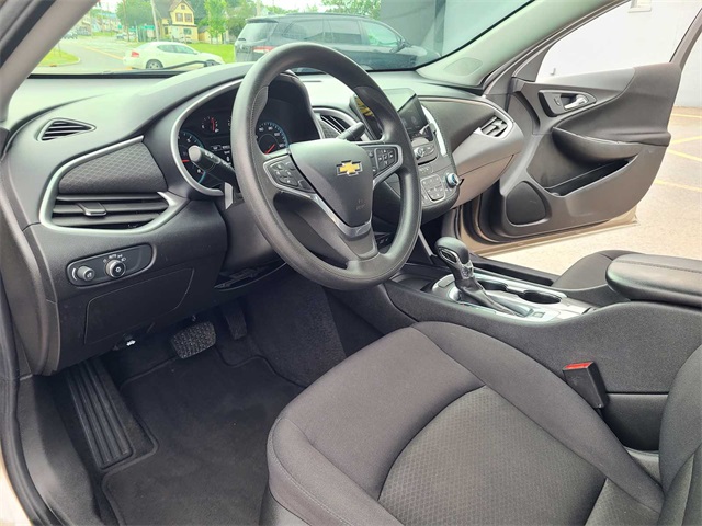 Vehicle image 18 of 27