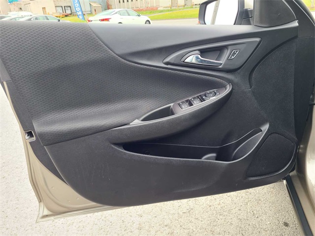 Vehicle image 23 of 27