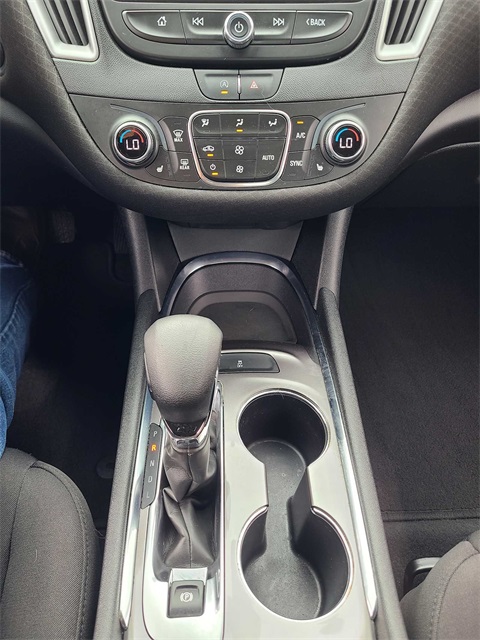 Vehicle image 22 of 27