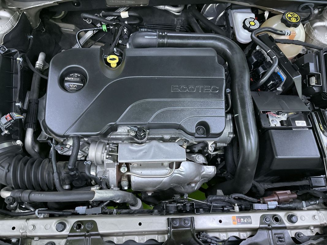 2022 Chevrolet Malibu LT Image 9 of 29