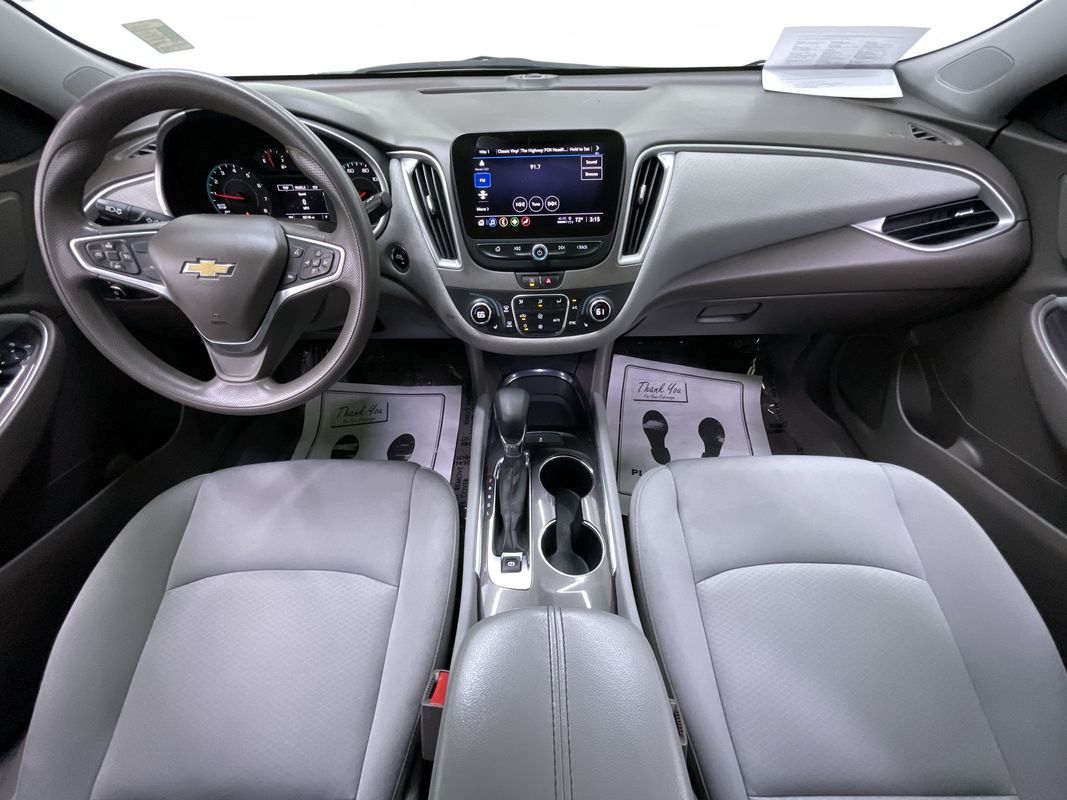 2022 Chevrolet Malibu LT Image 16 of 29