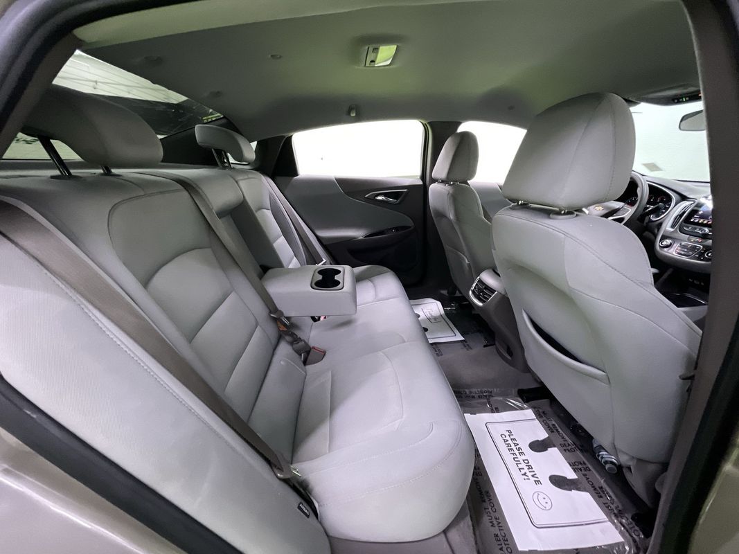 2022 Chevrolet Malibu LT Image 13 of 29