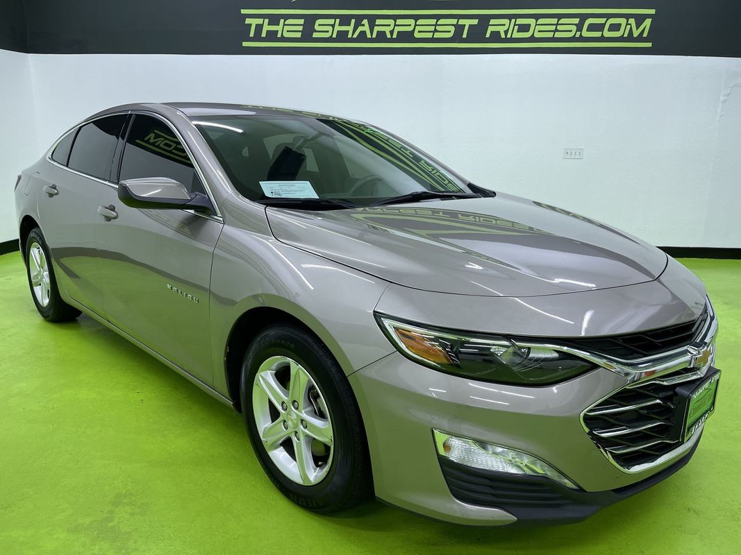 2022 Chevrolet Malibu LT Image 2 of 29