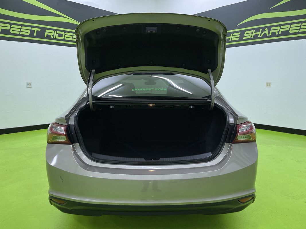 2022 Chevrolet Malibu LT Image 12 of 29